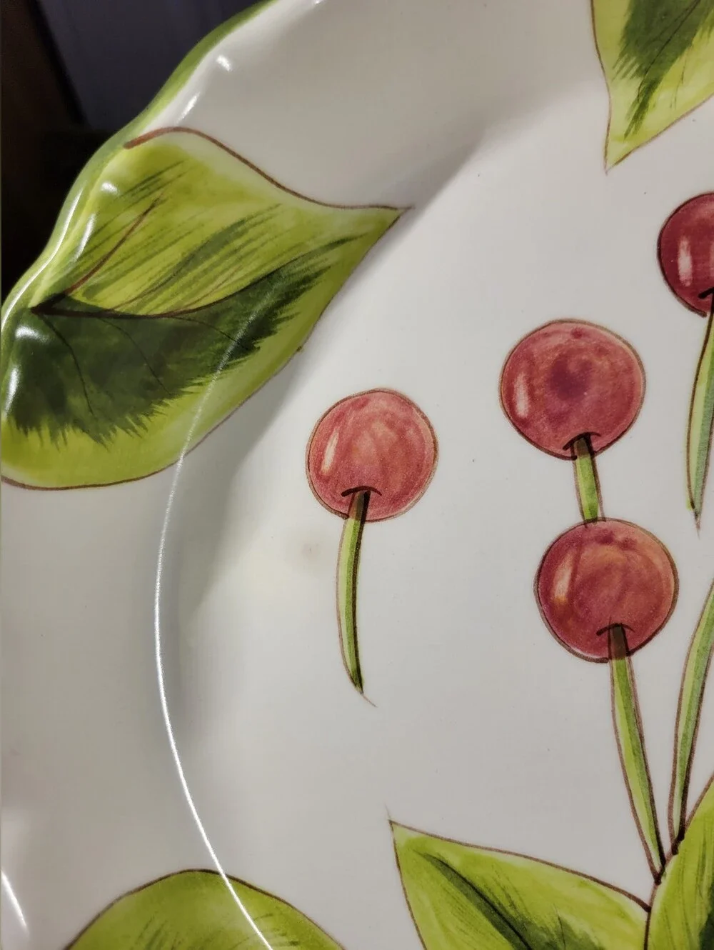 Laurie Gates 1999 cherry pattern Quiche/pie dish